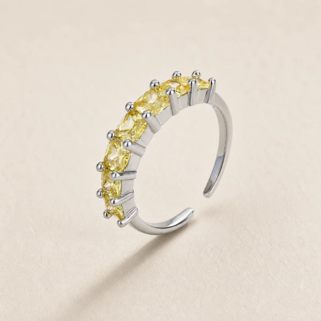 Bague réglable en argent 925 ornée d’une rangée de Citrines