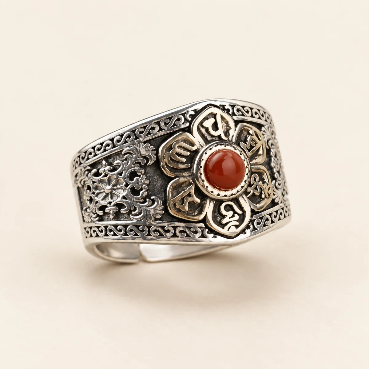 Bague fleur en Cornaline avec monture en argent 925
