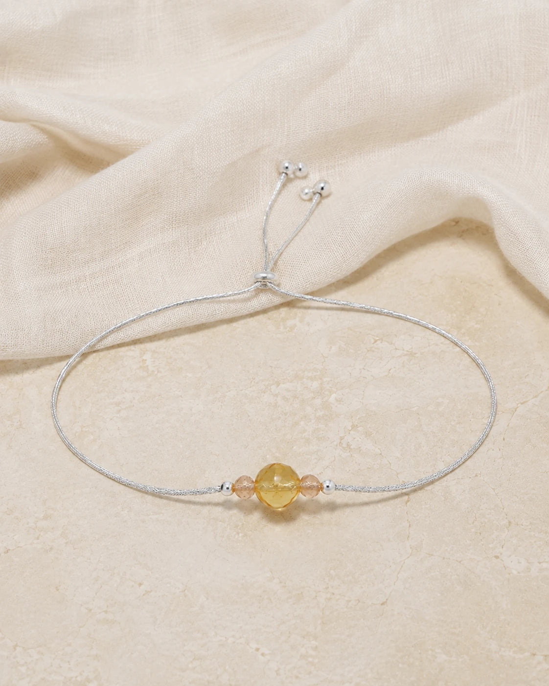 Bracelet Citrine ajustable vu dans son ensemble