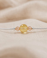 Détail de la Citrine centrale du bracelet minimaliste
