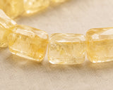 Détail des grandes pierres facettées en Citrine du bracelet