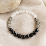 Bracelet Tourmaline Noire, Labradorite et Pierre de Lune sur tissu doux beige