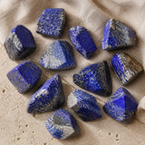 Pierres brutes de Lapis Lazuli vues du dessus