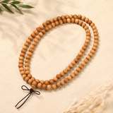 Mala en bois clair 108 perles avec cordon noué
