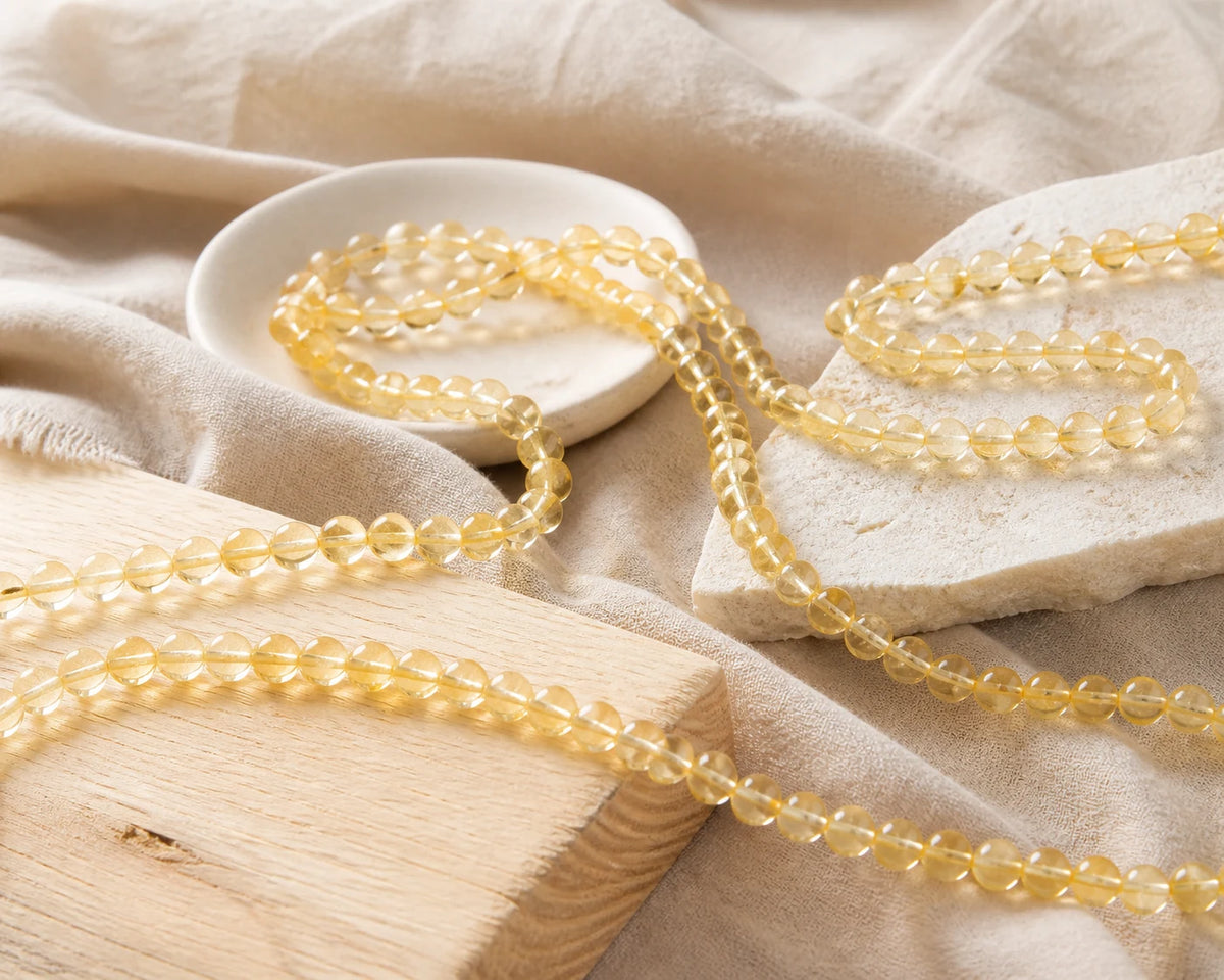 Perles Citrine dans une ambiance naturelle dédiée à la création