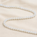 Perles de pierre de lune blanche naturelle de 6 mm pour création de bijoux.